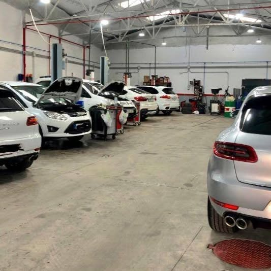 Interior del taller ABR Motor